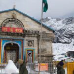 बर्फ से ढके केदारनाथ मंदिर प्रांगण में गणतंत्र दिवस पर उत्साह