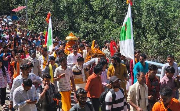 मध्य हिमालय स्थित रुद्रनाथ मंदिर