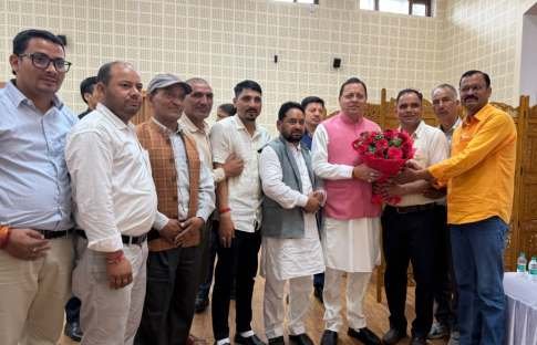 सीएम से मिले गंगोत्री विधायक
